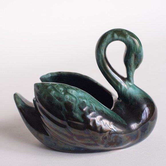 Vintage Blue Mountain Pottery Swan Planter with Green Glaze - Picture 1 of 3